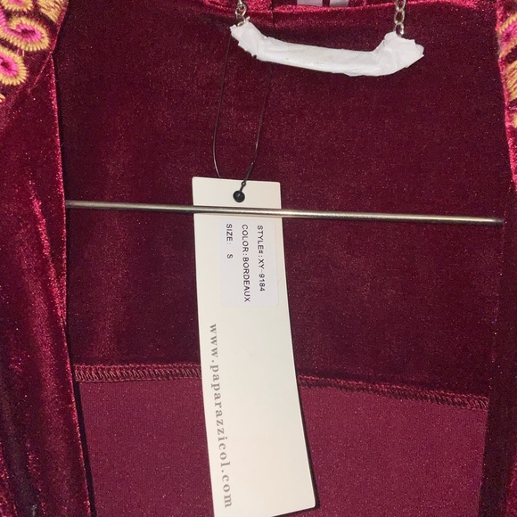 Paparazzi deep red “Bordeaux” velvet open jacket S perfect for the holidays NWT - Picture 2 of 4
